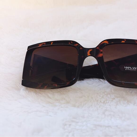 Fiona Brown Oversized Rectangle Thick Sunglasses - Picture 2 of 12